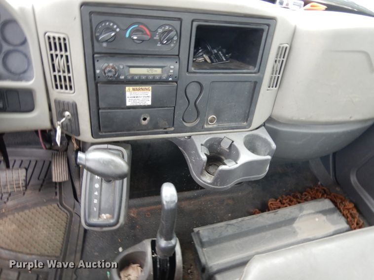 image for item GG9093 2011 International DuraStar 4300 truck cab and chassis