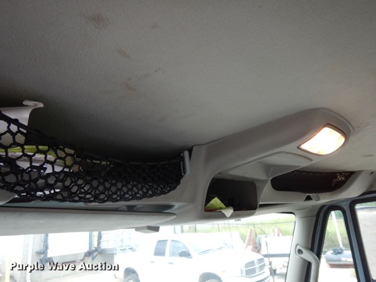 image for item GG9093 2011 International DuraStar 4300 truck cab and chassis