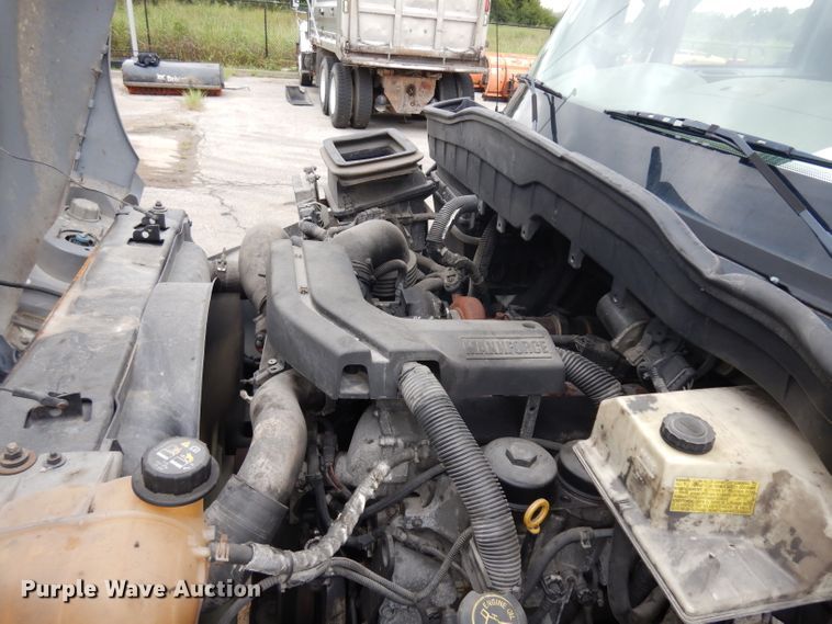 image for item GG9093 2011 International DuraStar 4300 truck cab and chassis