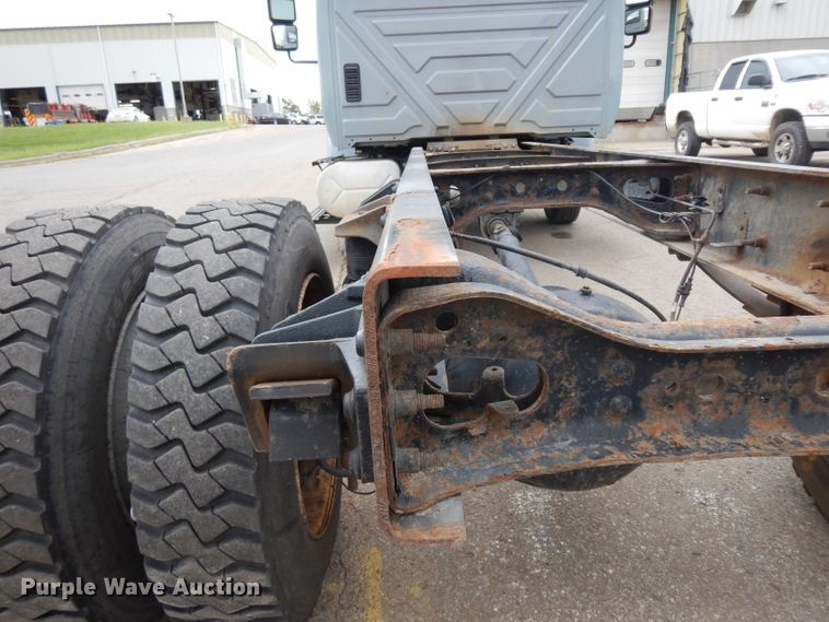 image for item GG9093 2011 International DuraStar 4300 truck cab and chassis