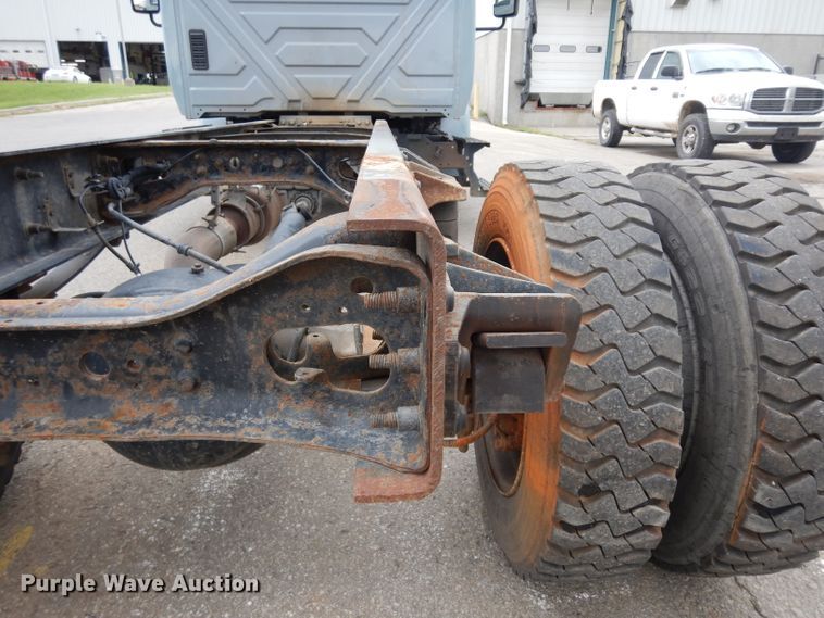 image for item GG9093 2011 International DuraStar 4300 truck cab and chassis