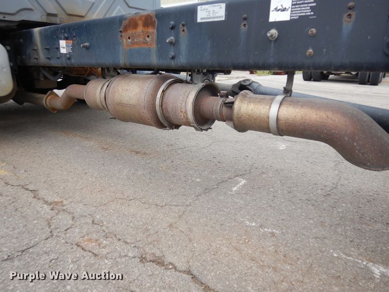 image for item GG9093 2011 International DuraStar 4300 truck cab and chassis