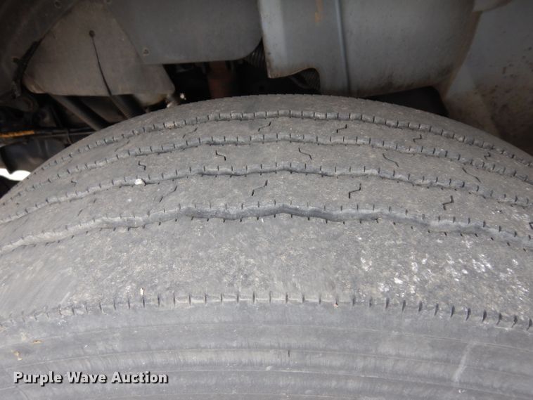 image for item GG9093 2011 International DuraStar 4300 truck cab and chassis