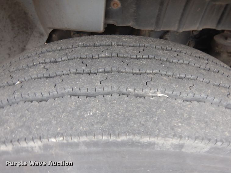 image for item GG9093 2011 International DuraStar 4300 truck cab and chassis