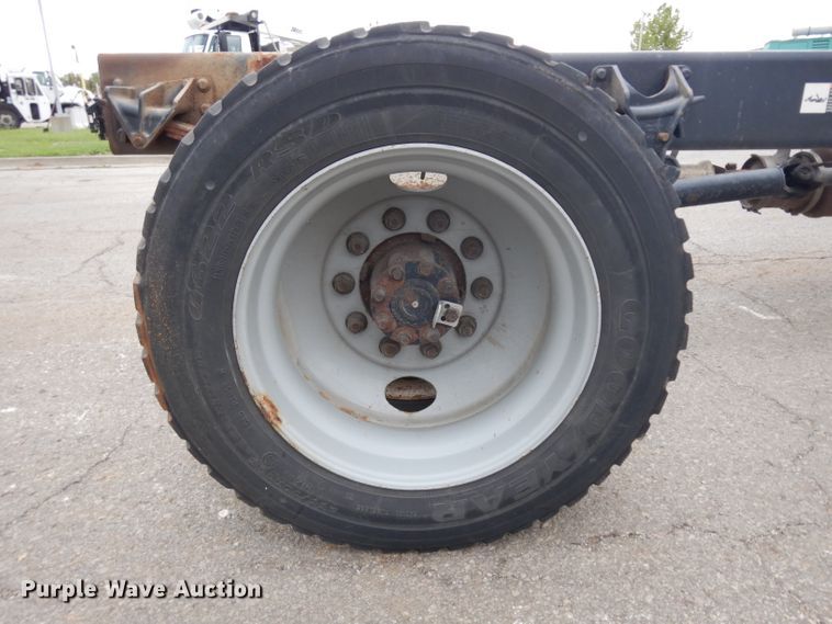 image for item GG9093 2011 International DuraStar 4300 truck cab and chassis