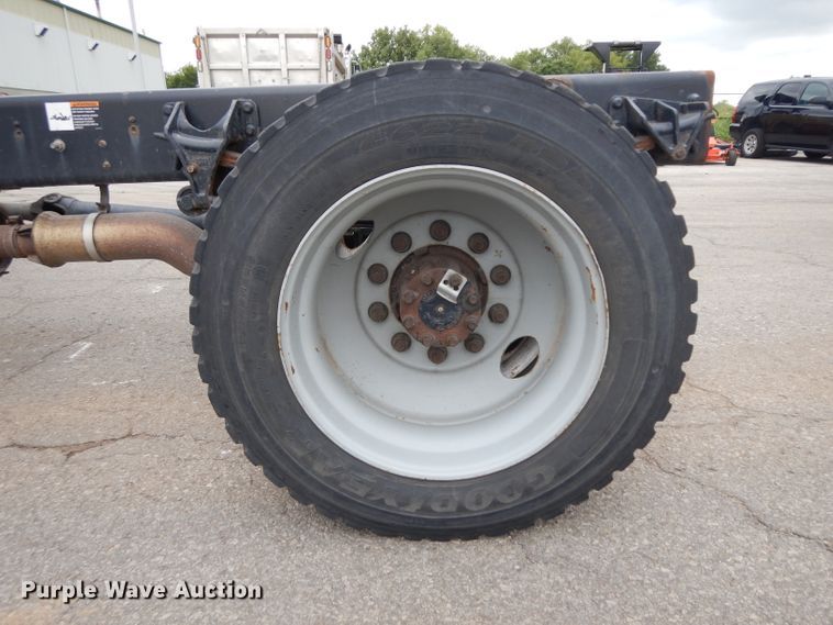 image for item GG9093 2011 International DuraStar 4300 truck cab and chassis