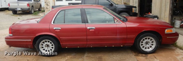 image for item GG9198 2001 Ford Crown Victoria
