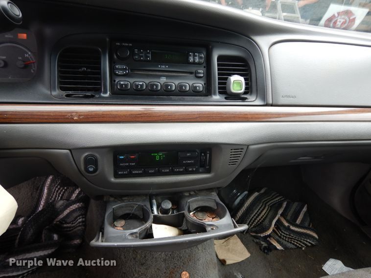 image for item GG9198 2001 Ford Crown Victoria