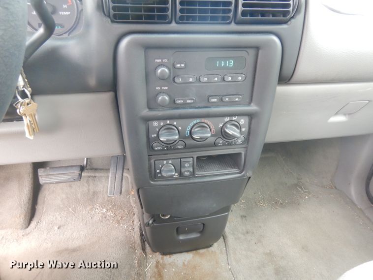 image for item GI9345 2004 Chevrolet Venture van