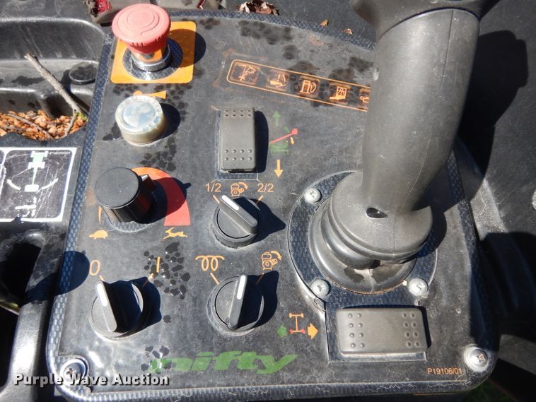 image for item GI9355 2008 Nifty SD64 boom lift