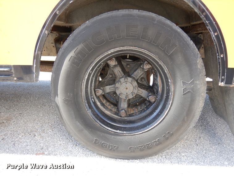 image for item GI9361 1996 Blue Bird TC2000 school bus