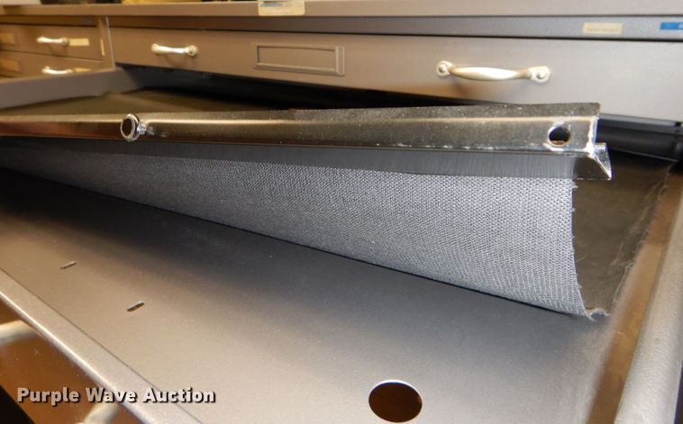 image for item GJ9896 (10) five drawer cabinets