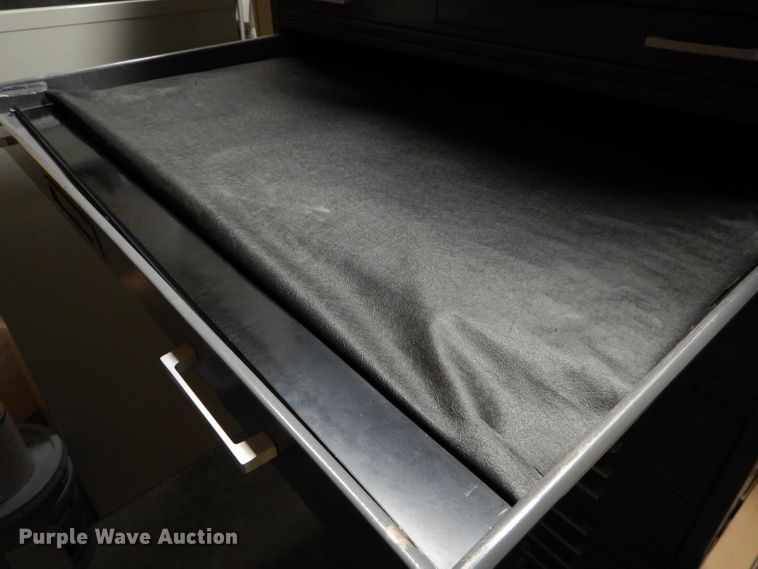 image for item GJ9897 (10) five drawer cabinets