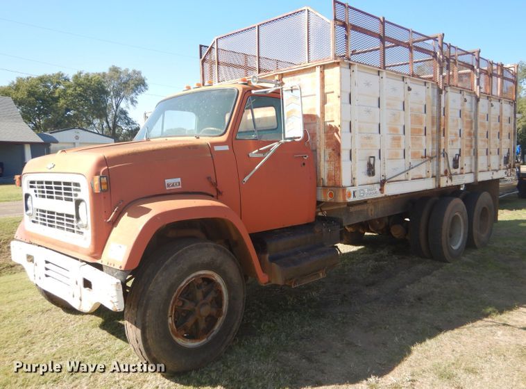 image for item DD4502 1978 Chevrolet 700 silage truck