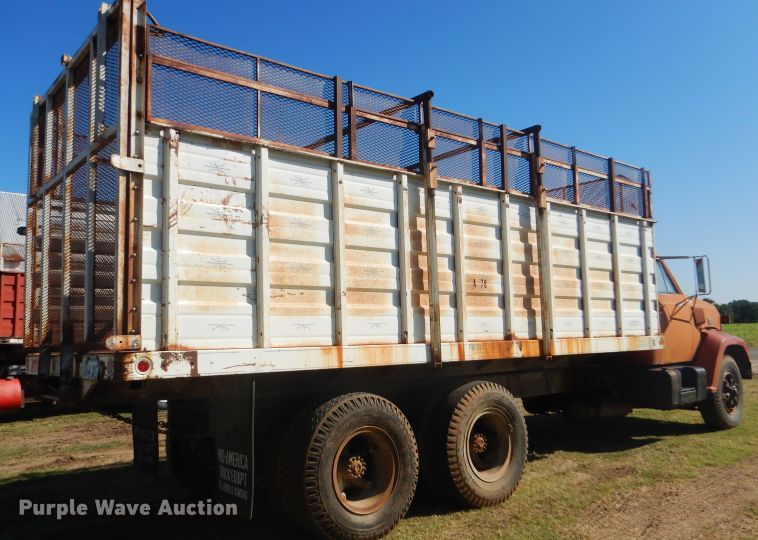 image for item DD4502 1978 Chevrolet 700 silage truck