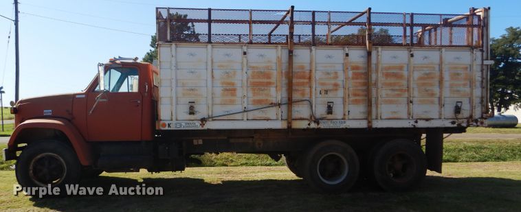 image for item DD4502 1978 Chevrolet 700 silage truck