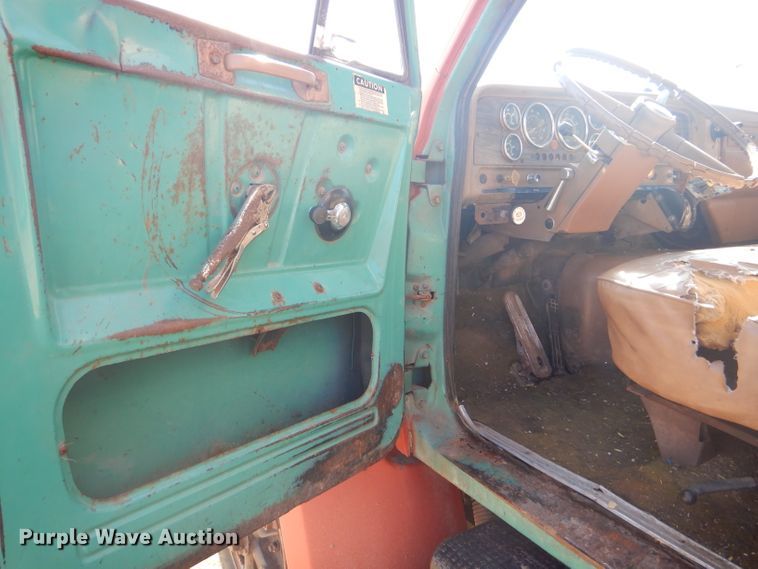 image for item DD4502 1978 Chevrolet 700 silage truck
