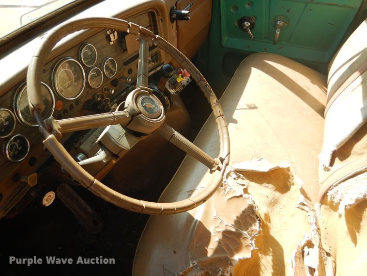 image for item DD4502 1978 Chevrolet 700 silage truck