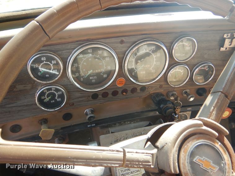 image for item DD4502 1978 Chevrolet 700 silage truck