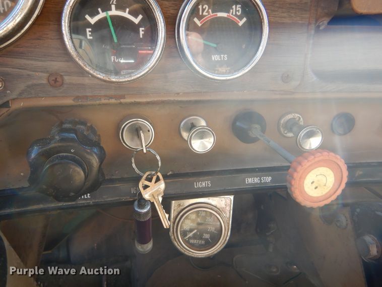 image for item DD4502 1978 Chevrolet 700 silage truck