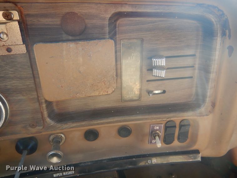 image for item DD4502 1978 Chevrolet 700 silage truck