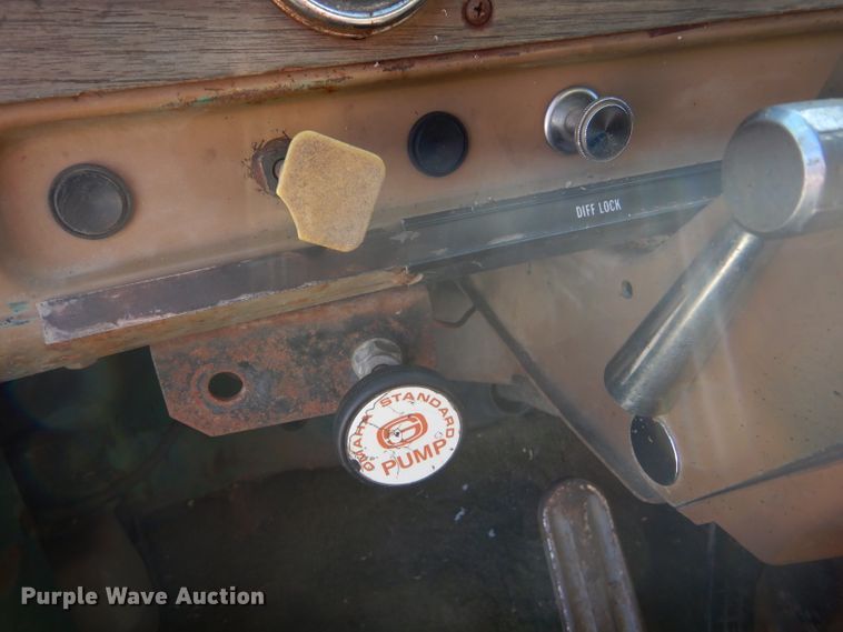 image for item DD4502 1978 Chevrolet 700 silage truck