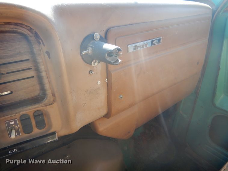 image for item DD4502 1978 Chevrolet 700 silage truck