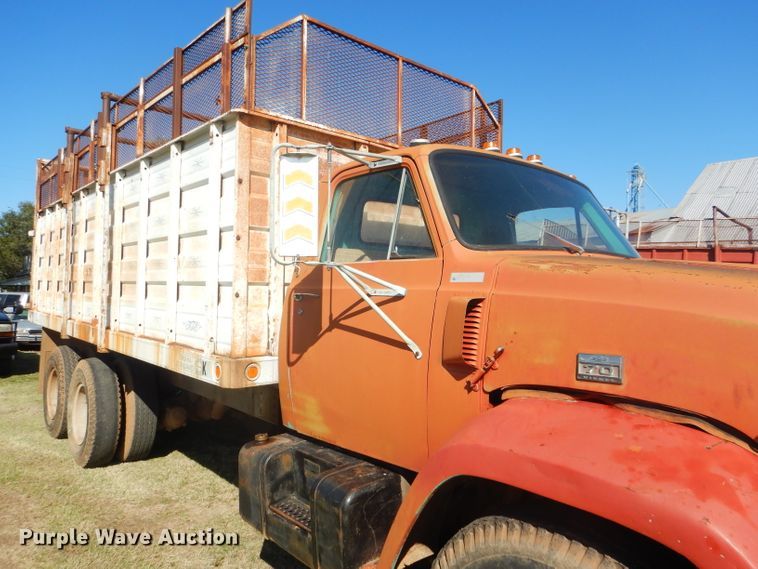 image for item DD4502 1978 Chevrolet 700 silage truck