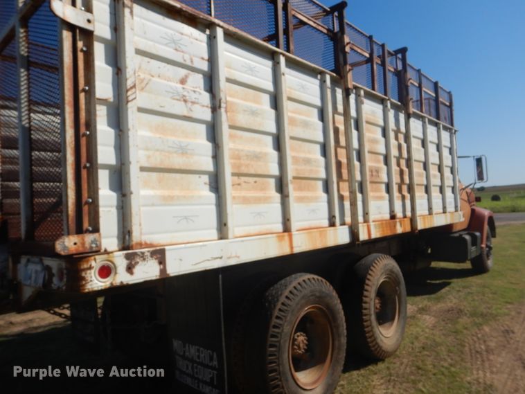 image for item DD4502 1978 Chevrolet 700 silage truck