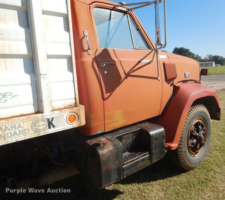 image for item DD4502 1978 Chevrolet 700 silage truck