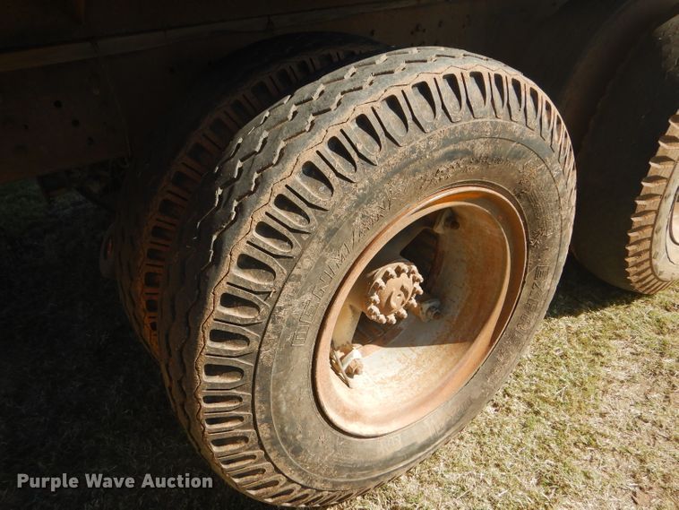 image for item DD4502 1978 Chevrolet 700 silage truck