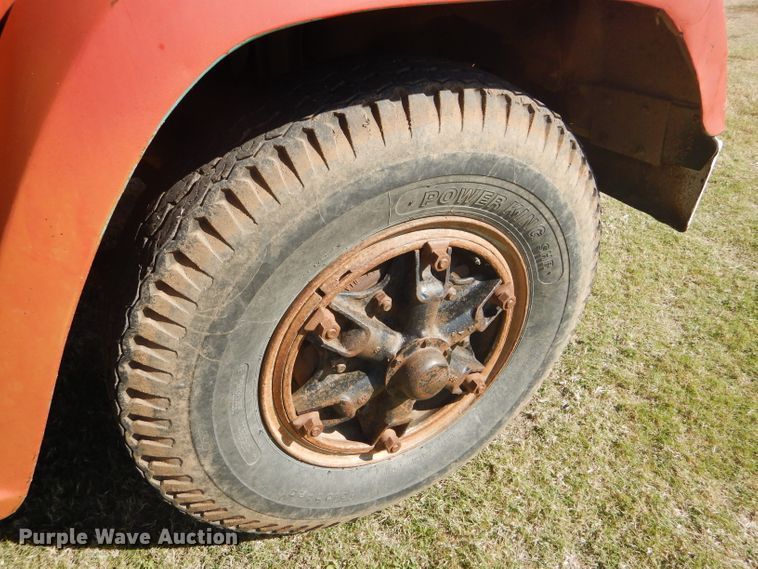 image for item DD4502 1978 Chevrolet 700 silage truck