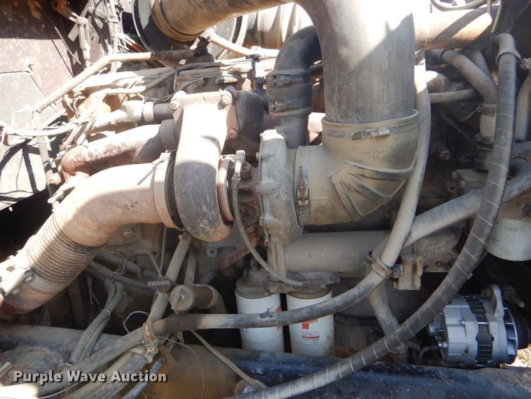 image for item DD4505 1987 International semi truck