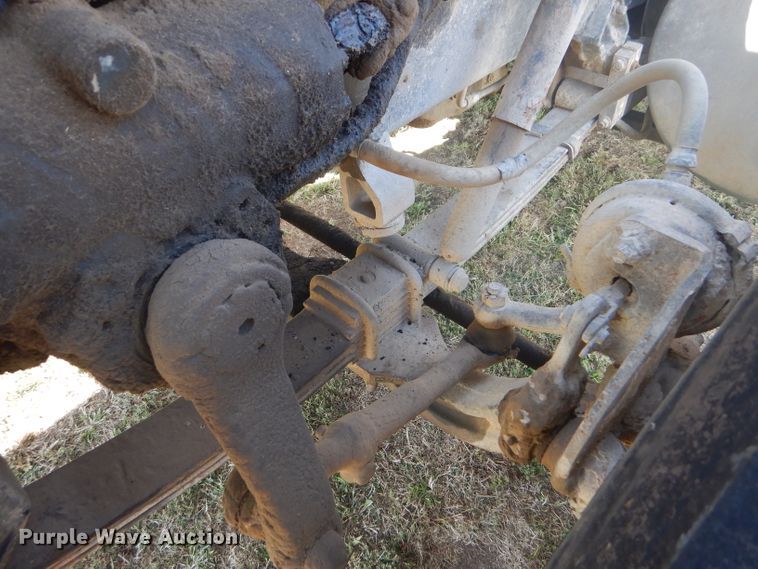 image for item DD4505 1987 International semi truck