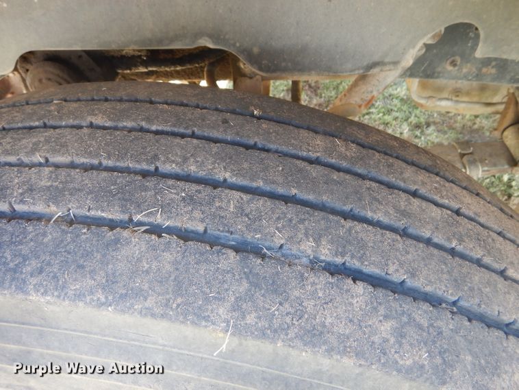 image for item DD4505 1987 International semi truck