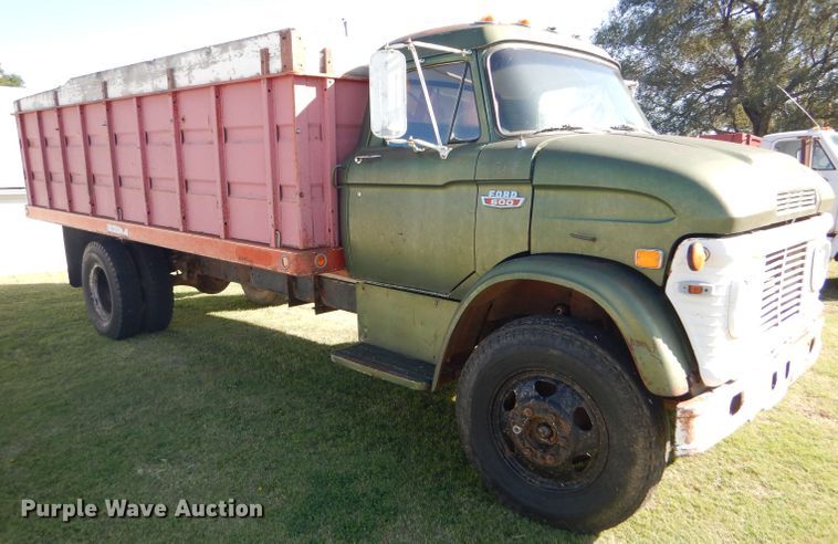 image for item DD4508 1969 Ford 600 grain truck