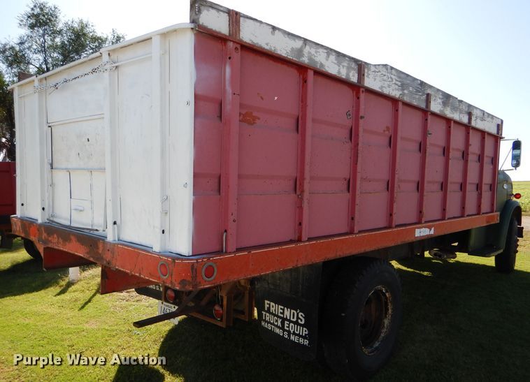 image for item DD4508 1969 Ford 600 grain truck