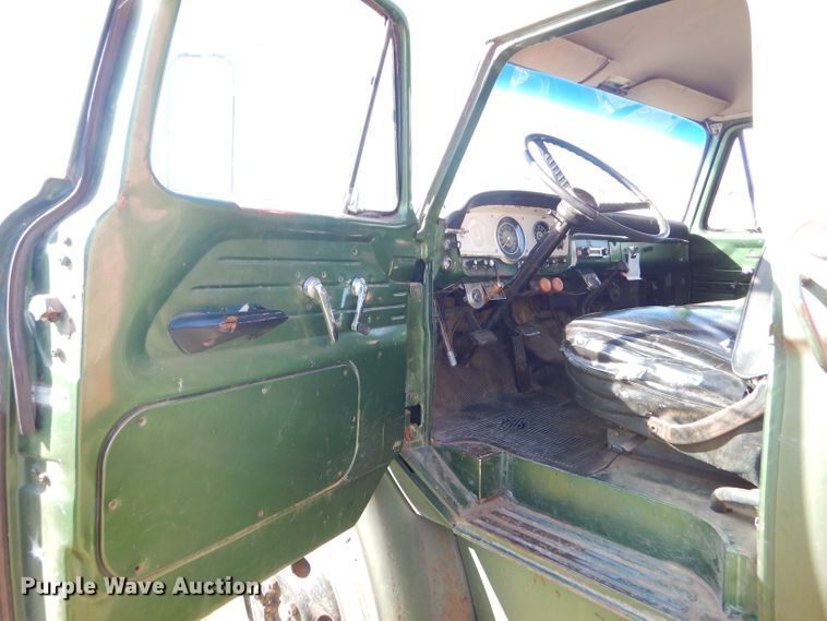 image for item DD4508 1969 Ford 600 grain truck