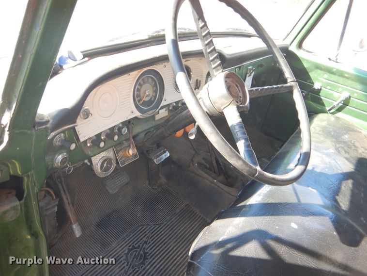 image for item DD4508 1969 Ford 600 grain truck