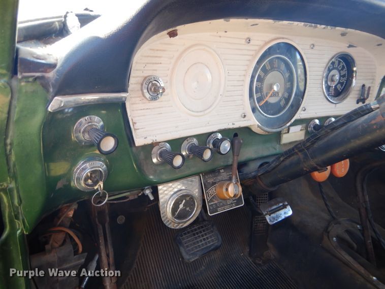 image for item DD4508 1969 Ford 600 grain truck