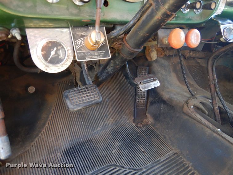 image for item DD4508 1969 Ford 600 grain truck