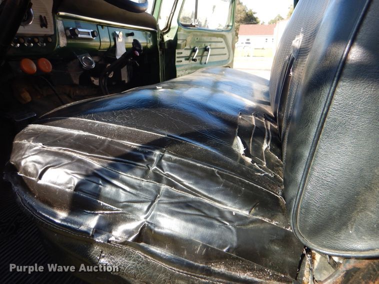 image for item DD4508 1969 Ford 600 grain truck