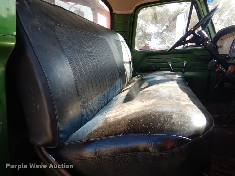 image for item DD4508 1969 Ford 600 grain truck