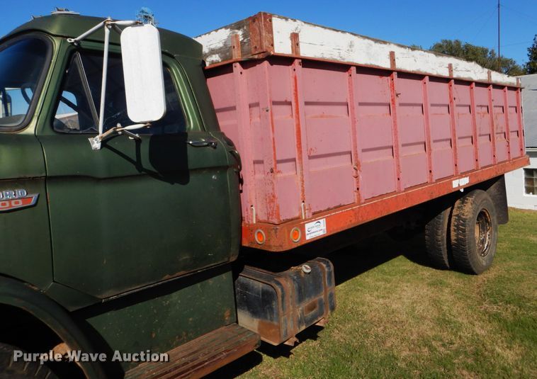 image for item DD4508 1969 Ford 600 grain truck