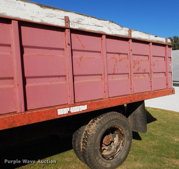 image for item DD4508 1969 Ford 600 grain truck
