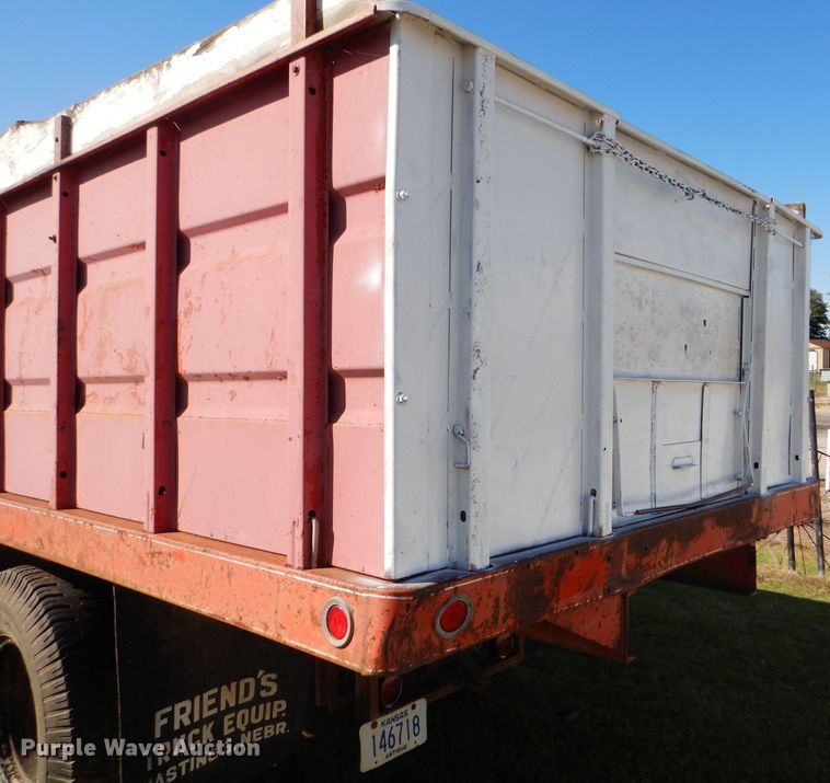 image for item DD4508 1969 Ford 600 grain truck