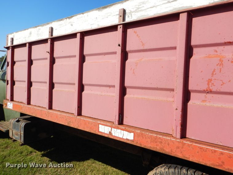 image for item DD4508 1969 Ford 600 grain truck