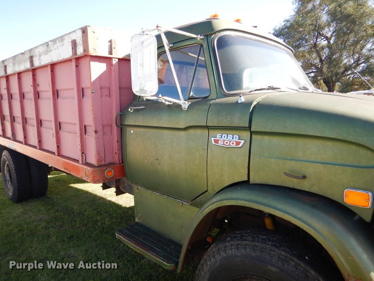 image for item DD4508 1969 Ford 600 grain truck