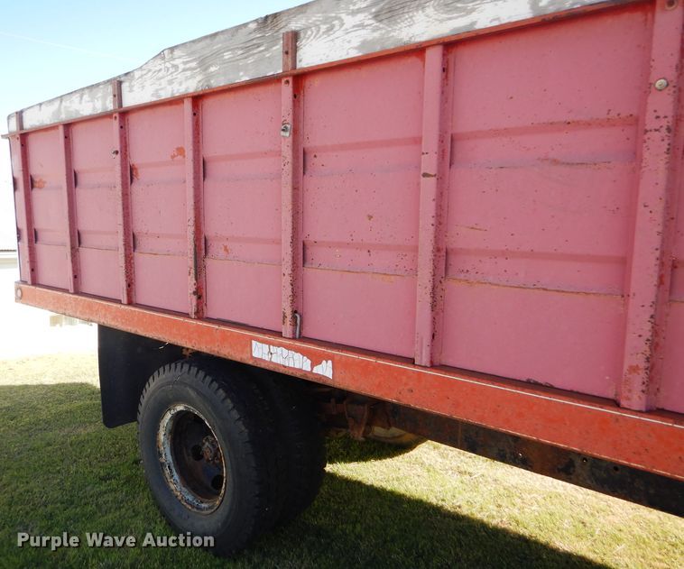 image for item DD4508 1969 Ford 600 grain truck
