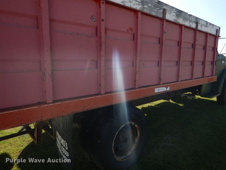 image for item DD4508 1969 Ford 600 grain truck